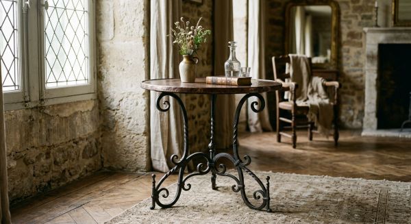 Gueridon en métal : 5 styles tendance pour sublimer votre intérieur