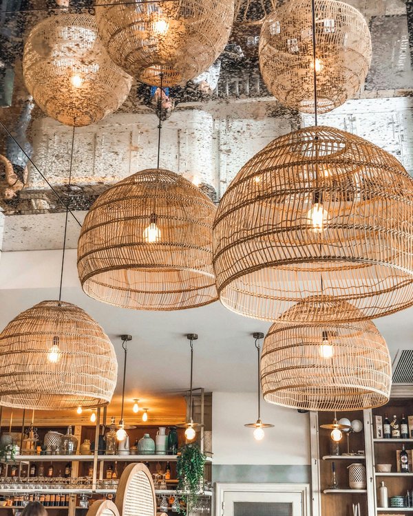 Luminaires en bambou tendance : illuminez votre espace naturel